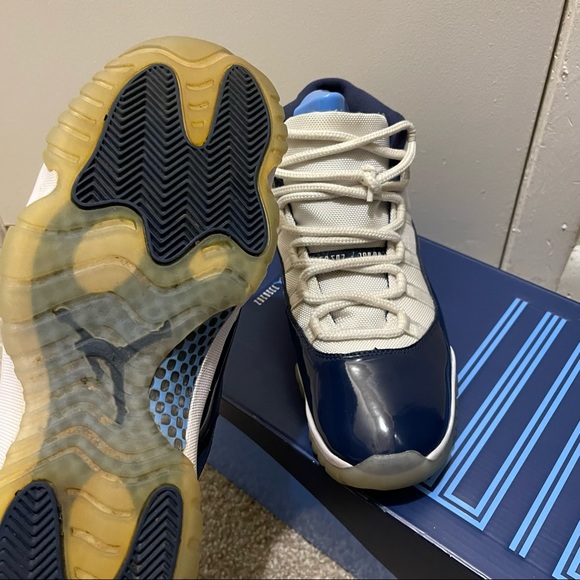 Mens Jordan 11s Navy blue - Picture 9 of 10
